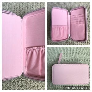 Travel case/wristlet/clutch/wallet/brush case